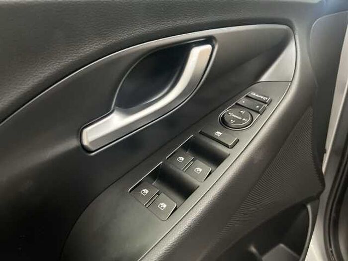 Hyundai i30 Mild-Hybrid T-GDI EU6d 1.0 TGDI Trend Apple CarPlay