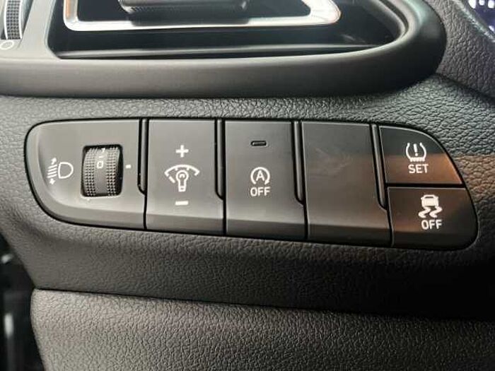 Hyundai i30 Mild-Hybrid T-GDI EU6d 1.0 TGDI Trend Apple CarPlay