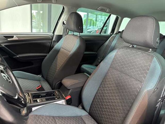 Volkswagen Golf Variant 1.0 IQ. DRIVE DSG Aut. *AHK*ACC TEMPOMAT! *
