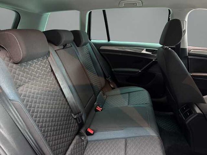 Volkswagen Golf Variant 1.0 IQ. DRIVE DSG Aut. *AHK*ACC TEMPOMAT! *