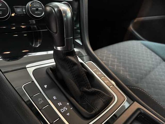 Volkswagen Golf Variant 1.0 IQ. DRIVE DSG Aut. *AHK*ACC TEMPOMAT! *