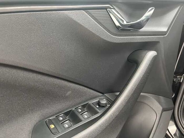 SKODA Kamiq Selection EU6d 1.5 TSI Blackline DSG AHK