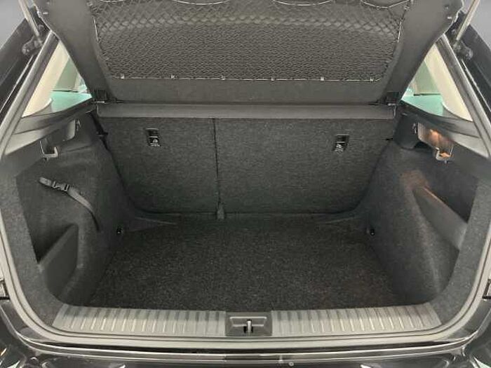 SKODA Kamiq Selection EU6d 1.5 TSI Blackline DSG AHK