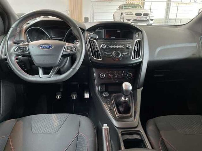 Ford Focus 1.0 ST-Line Beheizbare Frontscheibe