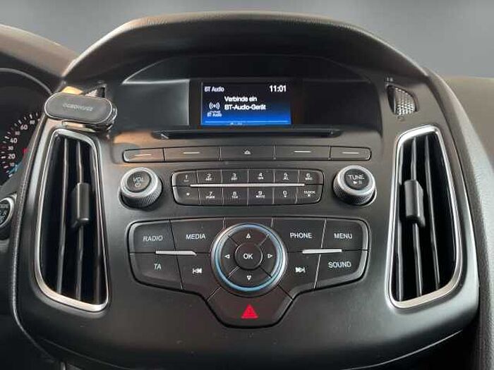 Ford Focus 1.0 ST-Line Beheizbare Frontscheibe