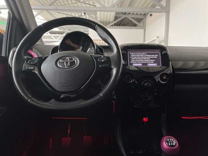 Toyota Aygo 1.0 x Final Navi Rückfahrkam. Tempomat