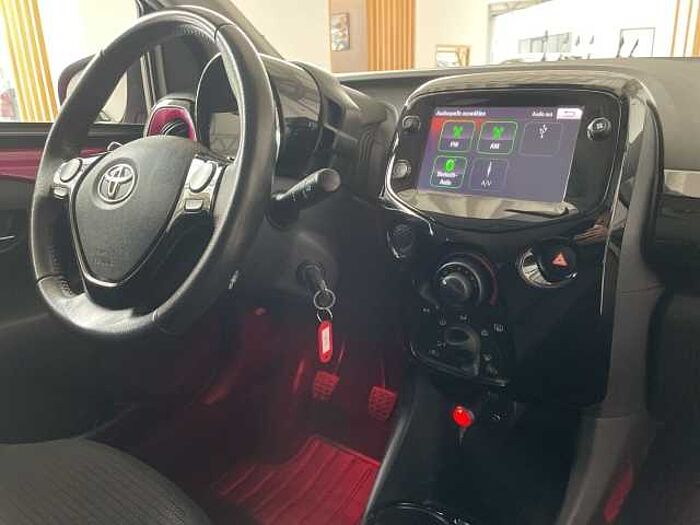 Toyota Aygo 1.0 x Final Navi Rückfahrkam. Tempomat