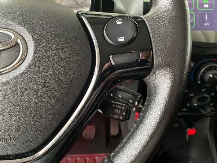 Toyota Aygo 1.0 x Final Navi Rückfahrkam. Tempomat