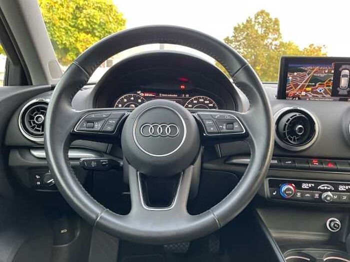 Audi A3 Sportback 40 e-tron sport *SCHWENKBARE AHK!*