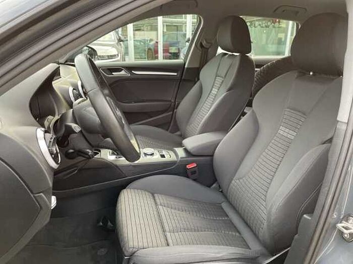 Audi A3 Sportback 40 e-tron sport *SCHWENKBARE AHK!*