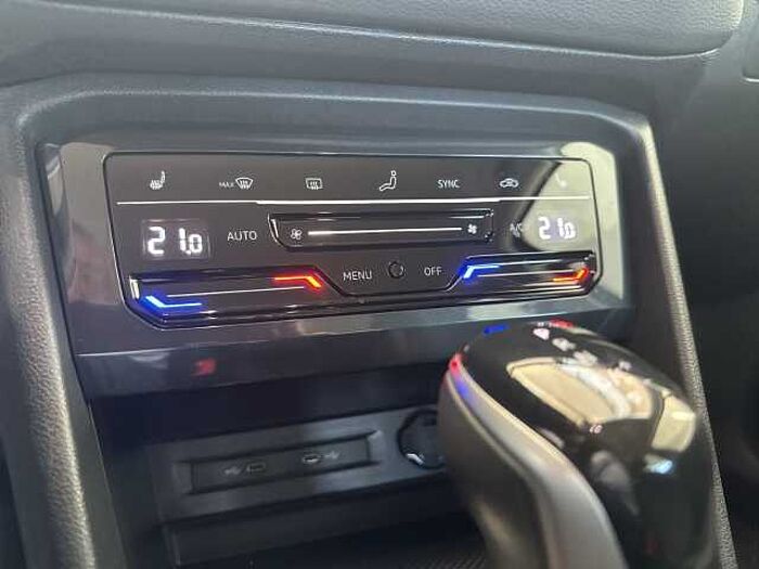 Volkswagen Tiguan 1.5 TSI Life DSG Aut. *NAVI*CARPLAY*