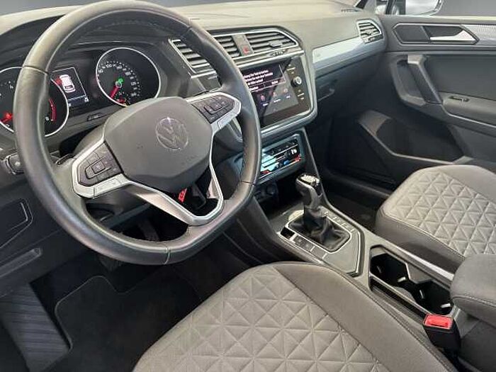 Volkswagen Tiguan 1.5 TSI Life DSG Aut. *NAVI*CARPLAY*