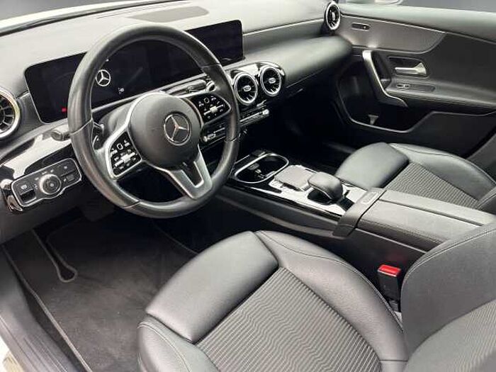 Mercedes-Benz A 250 Progressive *MBUX*LED LICHT*