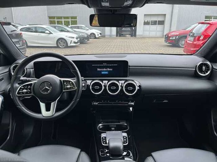 Mercedes-Benz A 250 Progressive *MBUX*LED LICHT*