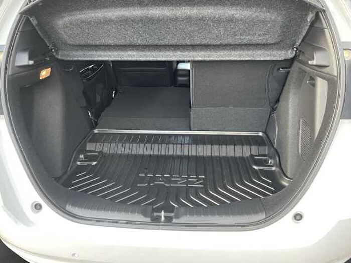 Honda Jazz 1.5i-MMD Hybrid Executive *NAVI*LED*CARPLAY! *