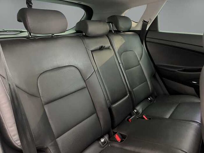 Hyundai TUCSON 2.0 CRDi Premium 4WD Aut. *PANO*TOTWINKEL*