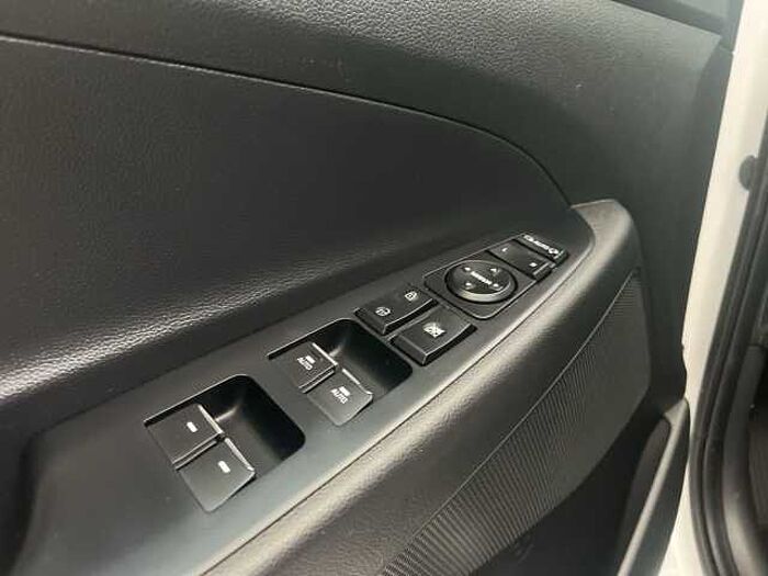 Hyundai TUCSON 2.0 CRDi Premium 4WD Aut. *PANO*TOTWINKEL*