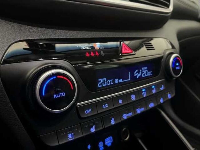 Hyundai TUCSON 2.0 CRDi Premium 4WD Aut. *PANO*TOTWINKEL*