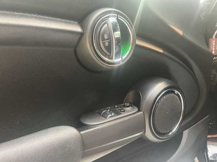 MINI Cooper 1.5 Works Look Aut. *AUT*NAVI & MEHR! *