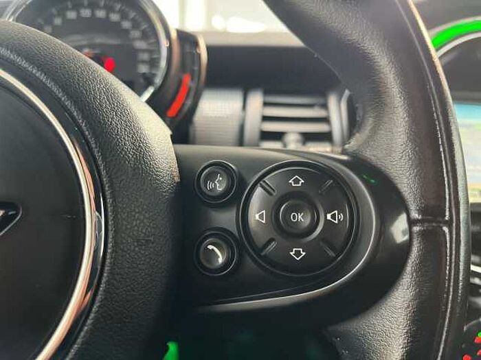 MINI Cooper 1.5 Works Look Aut. *AUT*NAVI & MEHR! *