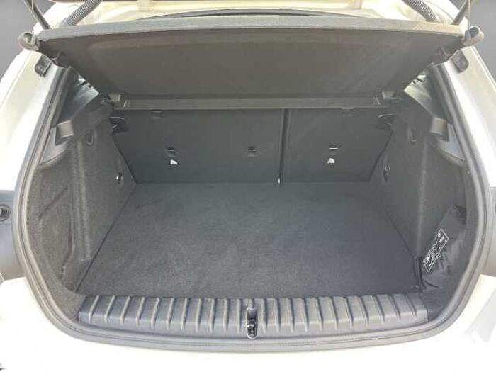 BMW 118 i M Sport *AMBIENTELICHT & MEHR!*