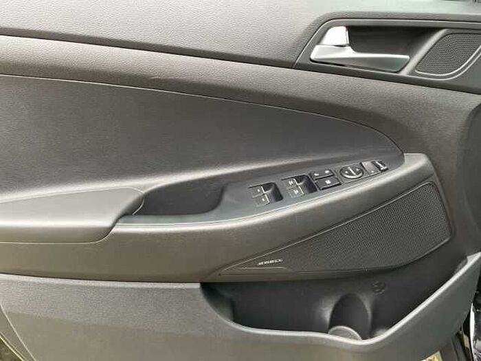 Hyundai TUCSON 1.6 TGDI Premium 4WD Aut. *LEDER*NAVI*LED*