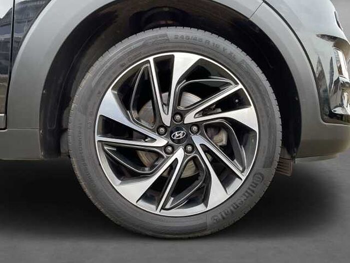 Hyundai TUCSON 1.6 TGDI Premium 4WD Aut. *LEDER*NAVI*LED*