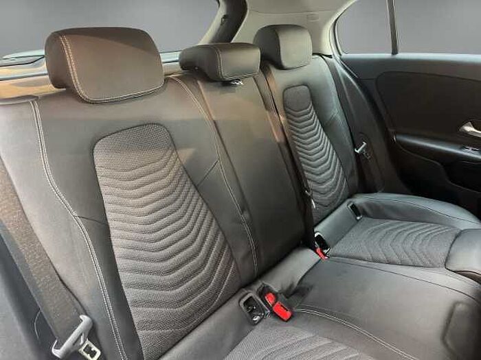 Mercedes-Benz A 250 e Style *AHK SCHWENKBAR & MEHR!*