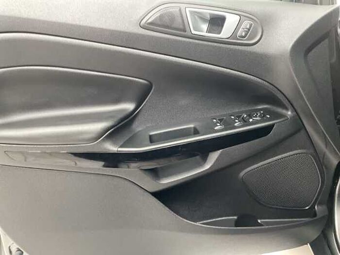 Ford EcoSport 1.0 Ecoboost Titanium *LENKRAD HEIZBAR*