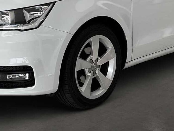 Audi A1 1.0 TSI Sportback Sport *NAVI*PANO & MEHR*