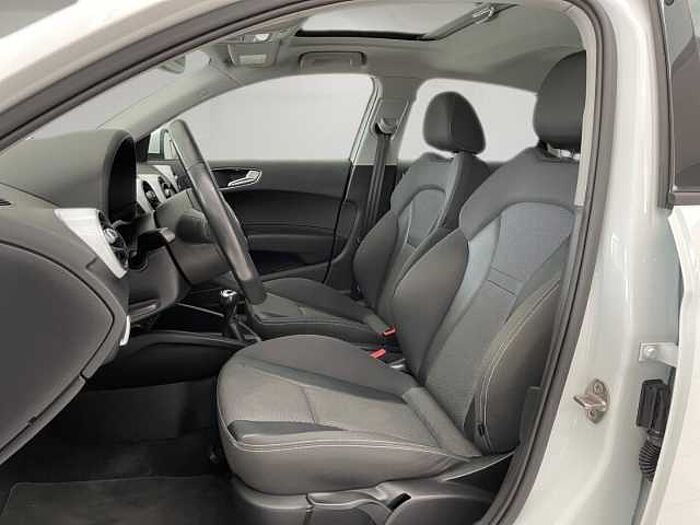 Audi A1 1.0 TSI Sportback Sport *NAVI*PANO & MEHR*