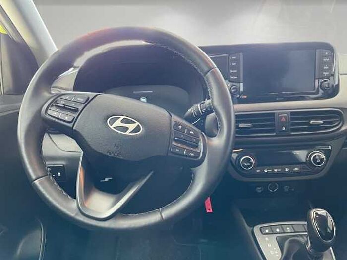Hyundai i10 1.2 Trend Aut. *NAVI*DAB*CARPLAY! *