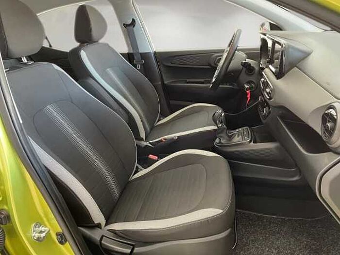 Hyundai i10 1.2 Trend Aut. *NAVI*DAB*CARPLAY! *