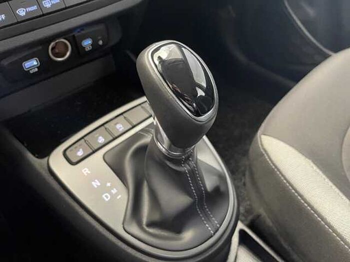 Hyundai i10 1.2 Trend Aut. *NAVI*DAB*CARPLAY! *