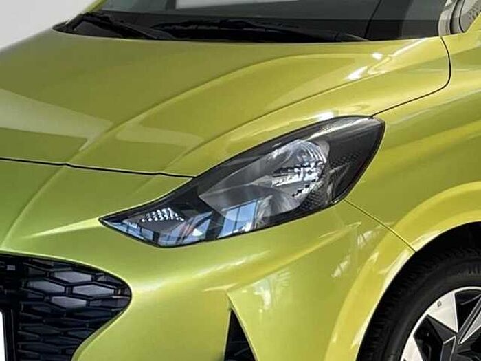Hyundai i10 1.2 Trend Aut. *NAVI*DAB*CARPLAY! *