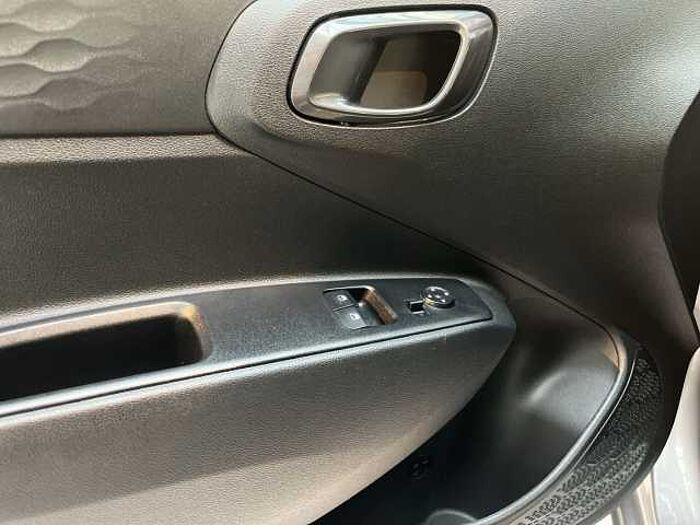 Hyundai i10 1.2 Trend Aut. *LENKRAD HEIZBAR! *