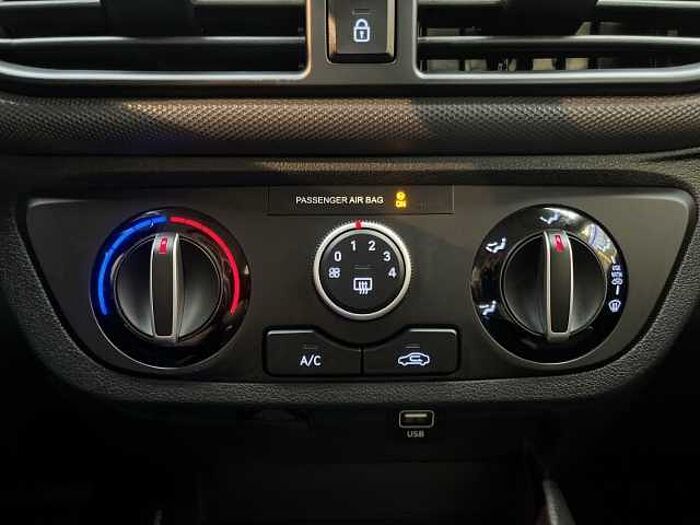 Hyundai i10 1.2 Trend Aut. *LENKRAD HEIZBAR! *