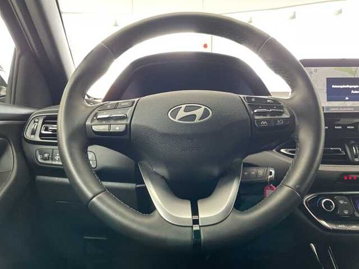 Hyundai i30 1.0 TGDI Advantage DCT *LED SCHEINWERFER*NAVI*