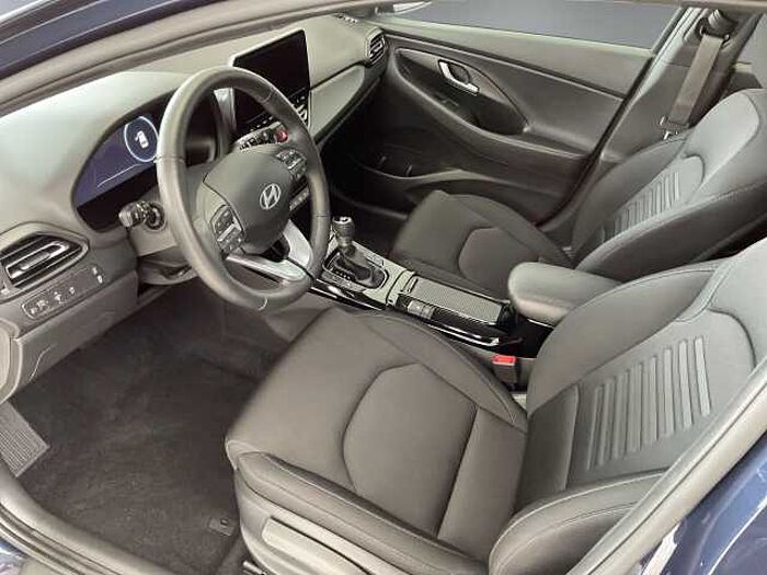 Hyundai i30 1.0 TGDI Advantage DCT *LED SCHEINWERFER*NAVI*