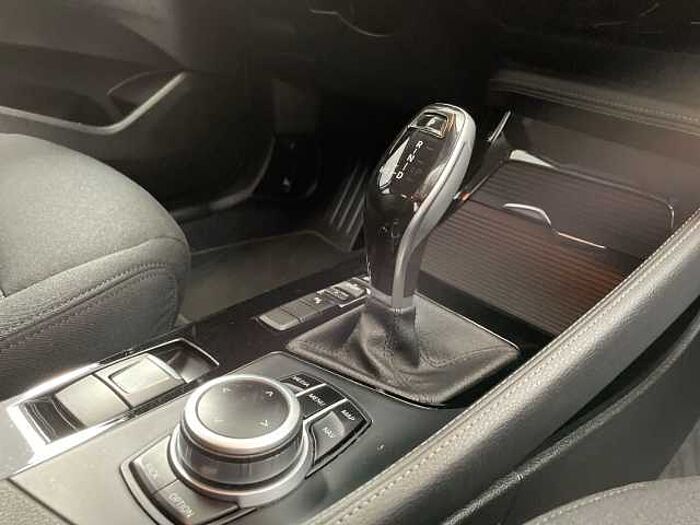 BMW X2 sDrive 18 i *HEAD UP*NAVI PLUS! *