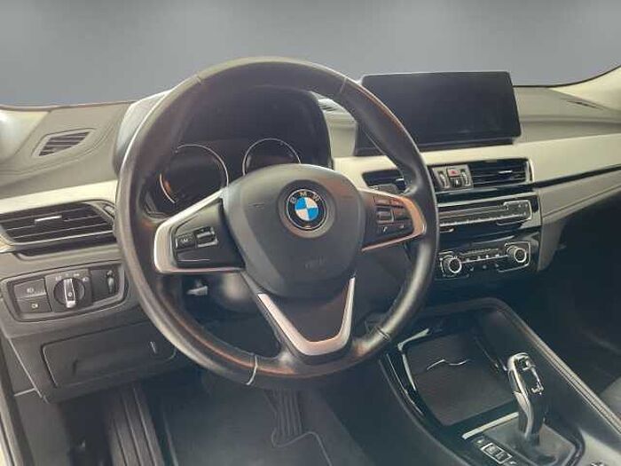 BMW X2 sDrive 18 i *HEAD UP*NAVI PLUS! *