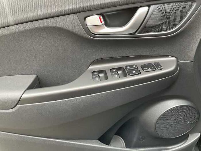 Hyundai KONA Elektro 2WD ADVANTAGE *MIT WENIG KM!*