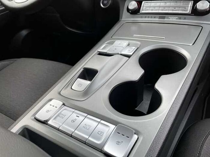 Hyundai KONA Elektro 2WD ADVANTAGE *MIT WENIG KM!*