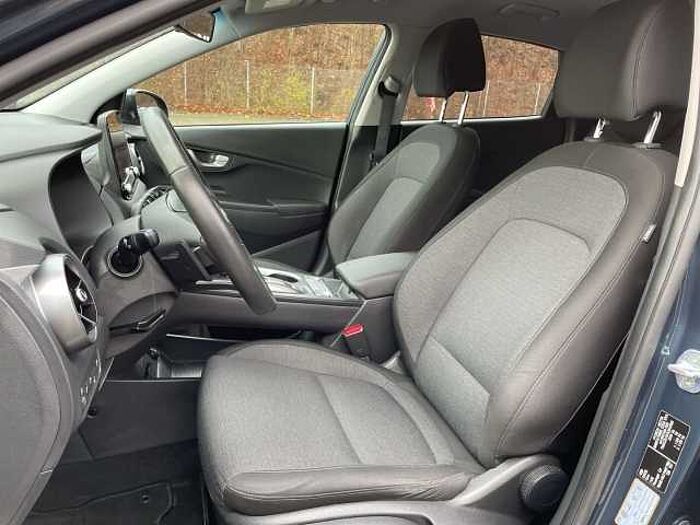 Hyundai KONA Elektro 2WD ADVANTAGE *MIT WENIG KM!*