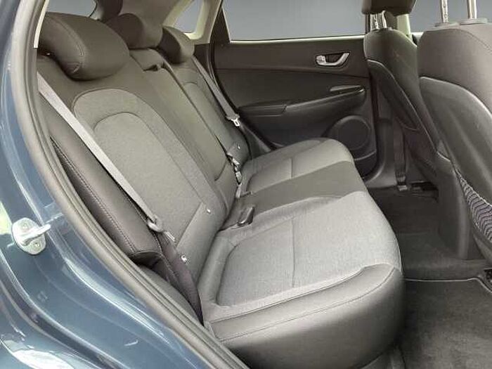 Hyundai KONA Elektro 2WD ADVANTAGE *MIT WENIG KM!*