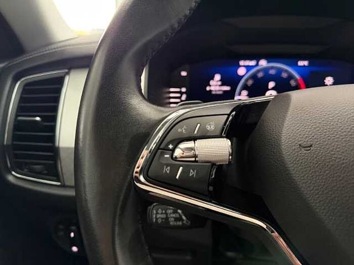 SKODA Kodiaq 1.5 TSI Tour DSG *ALLWETTER*ACC*NAVI*