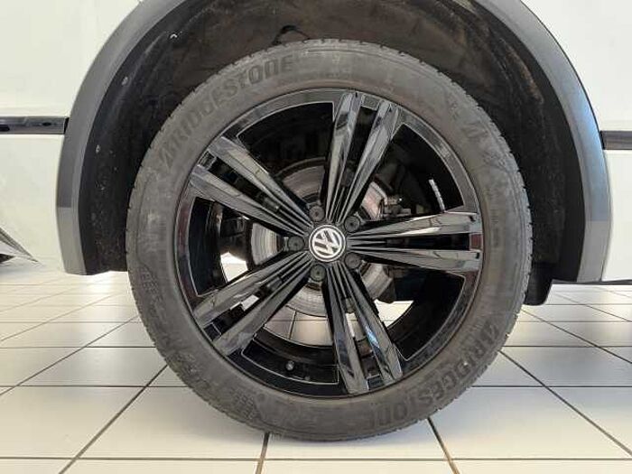 Volkswagen Tiguan 2.0 TFSI Highline 4Motion *R LINE BLACK PAKET!*