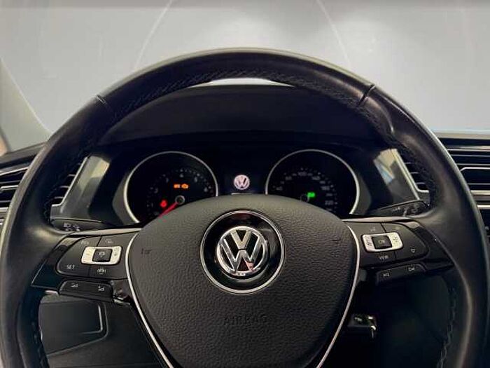 Volkswagen Tiguan 2.0 TFSI Highline 4Motion *R LINE BLACK PAKET!*