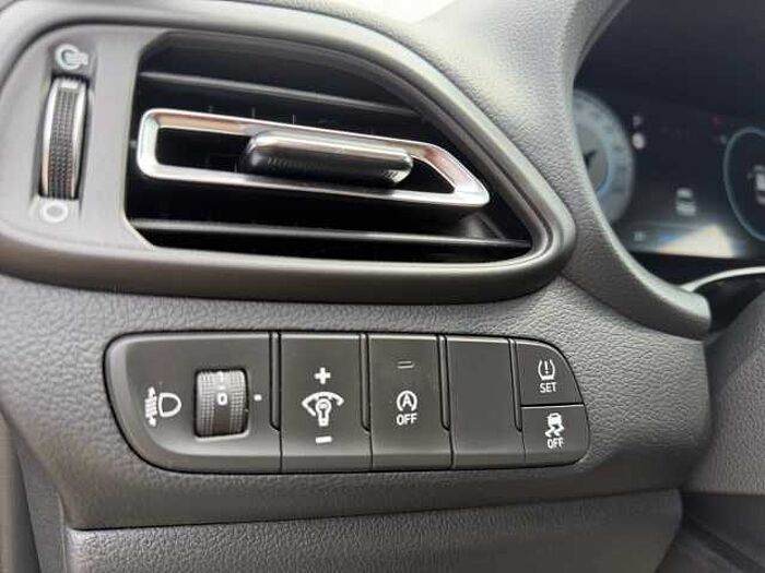 Hyundai i30 1.0 TGDI Prime Edition DCT *NAVI*ALLWETTER*