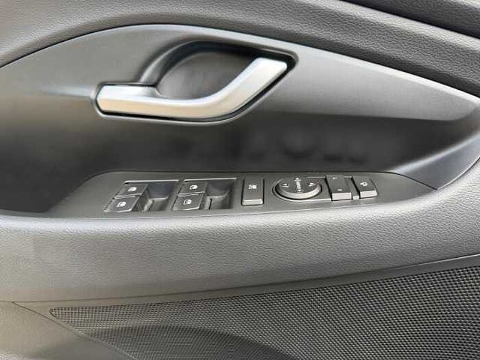 Hyundai i30 1.0 TGDI Prime Edition DCT *NAVI*ALLWETTER*
